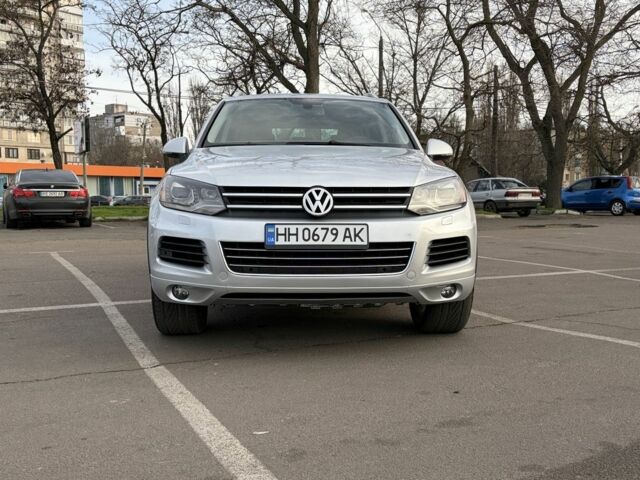 Серый Фольксваген Туарег, объемом двигателя 3.6 л и пробегом 278 тыс. км за 14200 $, фото 2 на Automoto.ua