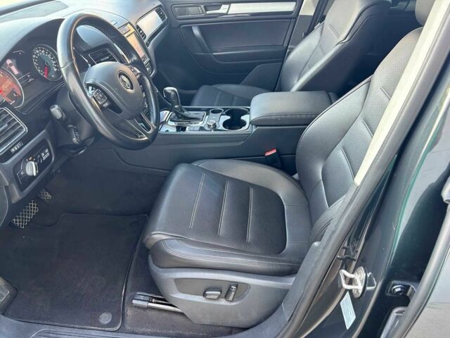 Серый Фольксваген Туарег, объемом двигателя 3 л и пробегом 93 тыс. км за 16800 $, фото 12 на Automoto.ua