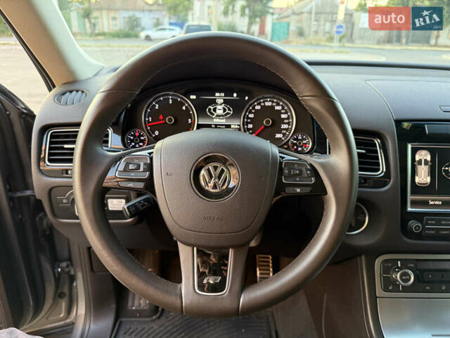 Сірий Фольксваген Туарег, об'ємом двигуна 2.97 л та пробігом 169 тис. км за 24900 $, фото 24 на Automoto.ua
