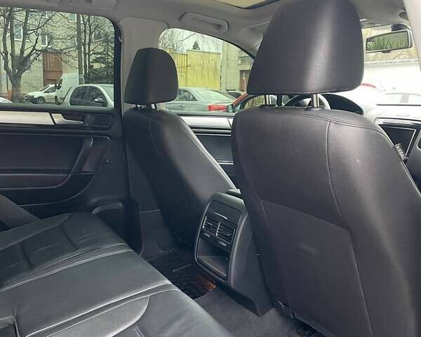 Сірий Фольксваген Туарег, об'ємом двигуна 3 л та пробігом 210 тис. км за 20700 $, фото 9 на Automoto.ua