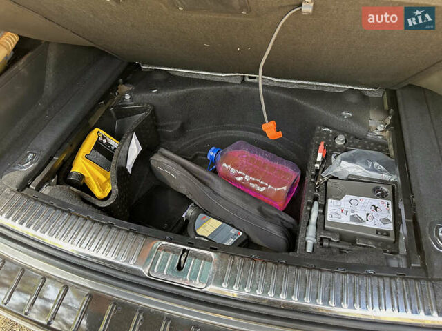 Серый Фольксваген Туарег, объемом двигателя 2.97 л и пробегом 224 тыс. км за 28086 $, фото 32 на Automoto.ua