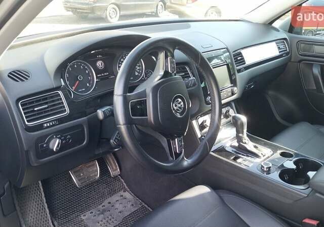 Серый Фольксваген Туарег, объемом двигателя 3.6 л и пробегом 54 тыс. км за 21000 $, фото 4 на Automoto.ua