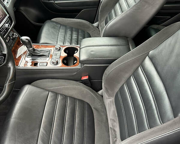 Серый Фольксваген Туарег, объемом двигателя 0 л и пробегом 211 тыс. км за 21450 $, фото 20 на Automoto.ua