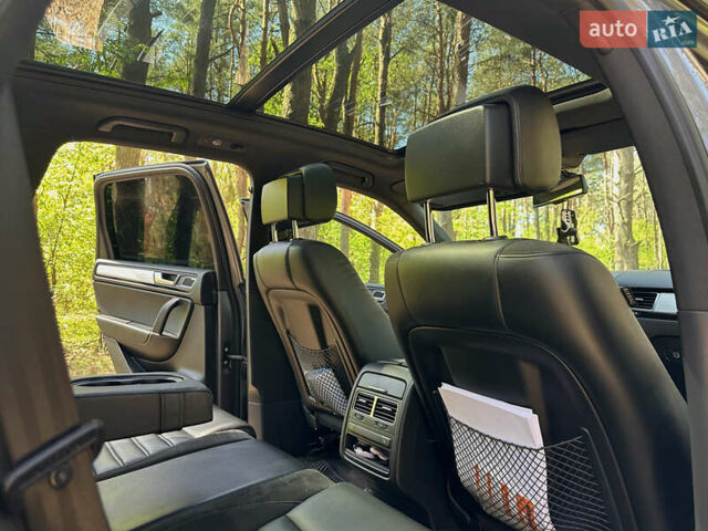 Серый Фольксваген Туарег, объемом двигателя 2.97 л и пробегом 224 тыс. км за 28086 $, фото 23 на Automoto.ua