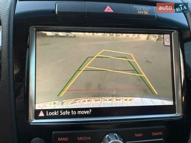 Сірий Фольксваген Туарег, об'ємом двигуна 2.97 л та пробігом 169 тис. км за 24900 $, фото 23 на Automoto.ua