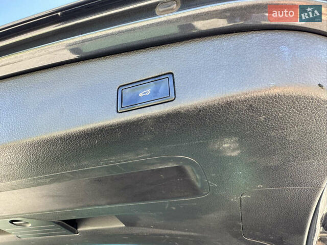 Серый Фольксваген Туарег, объемом двигателя 0 л и пробегом 211 тыс. км за 21450 $, фото 44 на Automoto.ua