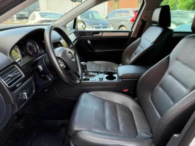 Серый Фольксваген Туарег, объемом двигателя 3.6 л и пробегом 86 тыс. км за 13000 $, фото 8 на Automoto.ua