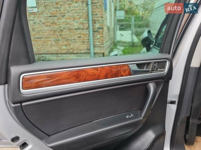 Фольксваген Туарег 2013 в Ровно на Automoto.ua Серый Фольксваген Туарег, объемом двигателя 3 л и пробегом 311 тыс. км за 20999 $, фото 48 на Automoto.ua