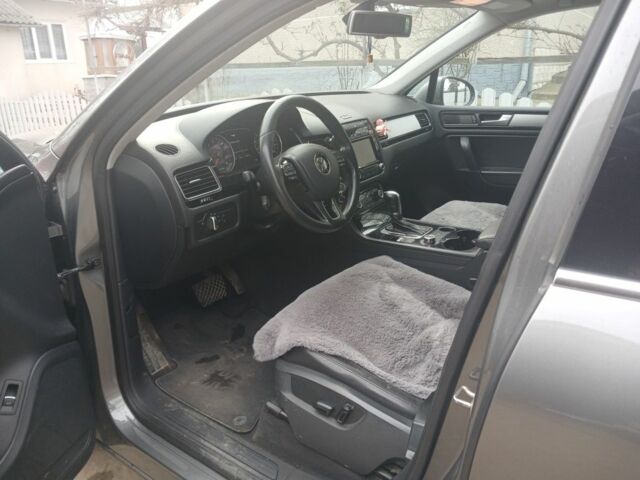 Сірий Фольксваген Туарег, об'ємом двигуна 3.6 л та пробігом 280 тис. км за 12500 $, фото 3 на Automoto.ua