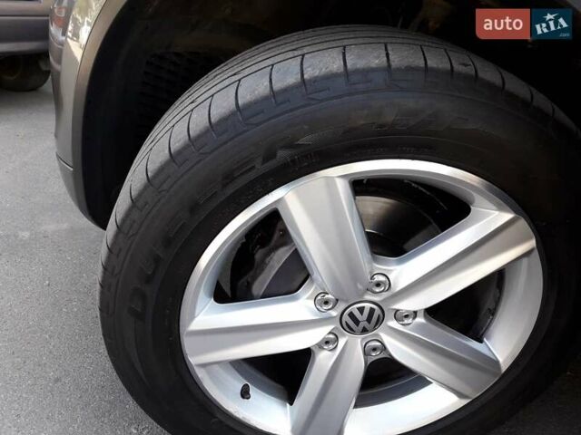 Сірий Фольксваген Туарег, об'ємом двигуна 3 л та пробігом 84 тис. км за 28331 $, фото 18 на Automoto.ua