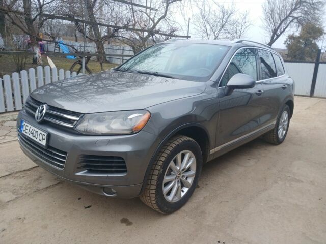 Сірий Фольксваген Туарег, об'ємом двигуна 3.6 л та пробігом 280 тис. км за 12500 $, фото 2 на Automoto.ua
