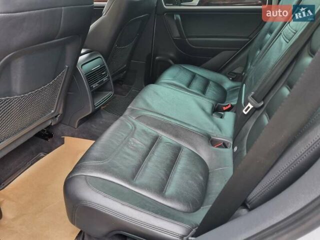 Фольксваген Туарег 2013 в Ровно на Automoto.ua Серый Фольксваген Туарег, объемом двигателя 3 л и пробегом 311 тыс. км за 20999 $, фото 49 на Automoto.ua