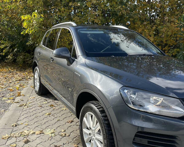 Сірий Фольксваген Туарег, об'ємом двигуна 3 л та пробігом 229 тис. км за 18100 $, фото 7 на Automoto.ua