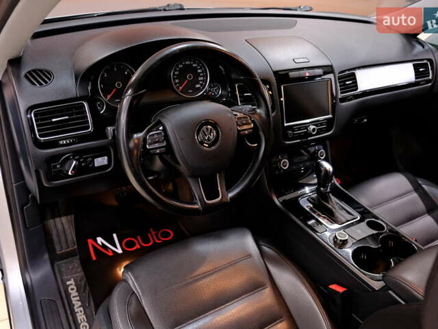 Серый Фольксваген Туарег, объемом двигателя 3 л и пробегом 219 тыс. км за 17900 $, фото 30 на Automoto.ua