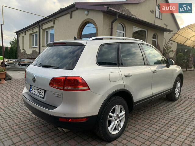 Серый Фольксваген Туарег, объемом двигателя 2.97 л и пробегом 300 тыс. км за 17200 $, фото 4 на Automoto.ua