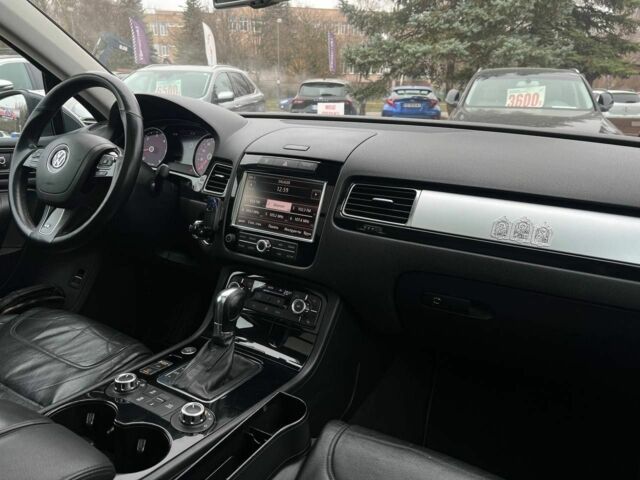 Серый Фольксваген Туарег, объемом двигателя 3 л и пробегом 223 тыс. км за 19500 $, фото 17 на Automoto.ua