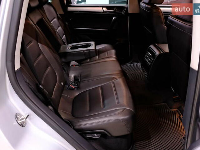 Серый Фольксваген Туарег, объемом двигателя 3 л и пробегом 219 тыс. км за 17900 $, фото 37 на Automoto.ua