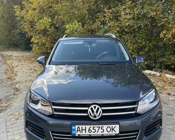 Сірий Фольксваген Туарег, об'ємом двигуна 3 л та пробігом 229 тис. км за 18100 $, фото 5 на Automoto.ua
