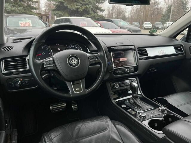 Серый Фольксваген Туарег, объемом двигателя 3 л и пробегом 223 тыс. км за 19500 $, фото 13 на Automoto.ua