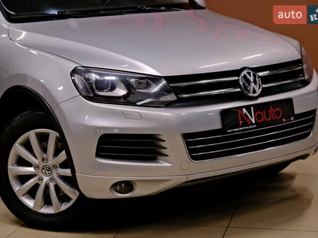 Серый Фольксваген Туарег, объемом двигателя 3 л и пробегом 219 тыс. км за 17900 $, фото 6 на Automoto.ua