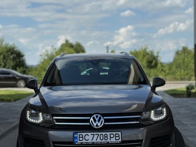 Серый Фольксваген Туарег, объемом двигателя 3 л и пробегом 262 тыс. км за 22000 $, фото 1 на Automoto.ua