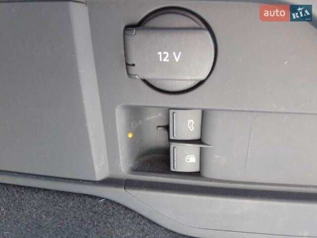 Сірий Фольксваген Туарег, об'ємом двигуна 3 л та пробігом 84 тис. км за 28331 $, фото 21 на Automoto.ua