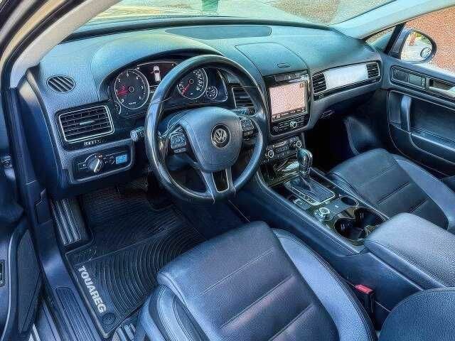 Сірий Фольксваген Туарег, об'ємом двигуна 3 л та пробігом 130 тис. км за 9900 $, фото 8 на Automoto.ua