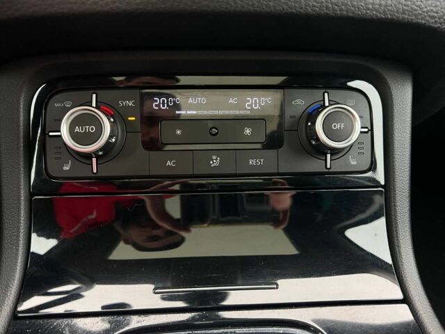 Серый Фольксваген Туарег, объемом двигателя 3 л и пробегом 223 тыс. км за 19500 $, фото 11 на Automoto.ua