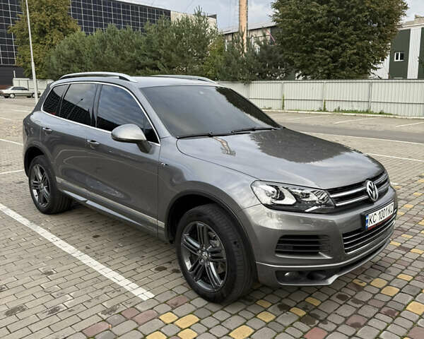 Сірий Фольксваген Туарег, об'ємом двигуна 2.97 л та пробігом 357 тис. км за 23500 $, фото 6 на Automoto.ua
