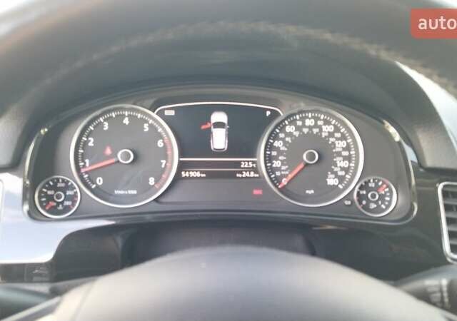 Серый Фольксваген Туарег, объемом двигателя 3.6 л и пробегом 54 тыс. км за 21000 $, фото 5 на Automoto.ua