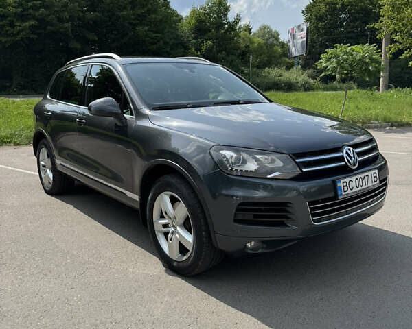 Сірий Фольксваген Туарег, об'ємом двигуна 2.97 л та пробігом 229 тис. км за 19800 $, фото 2 на Automoto.ua