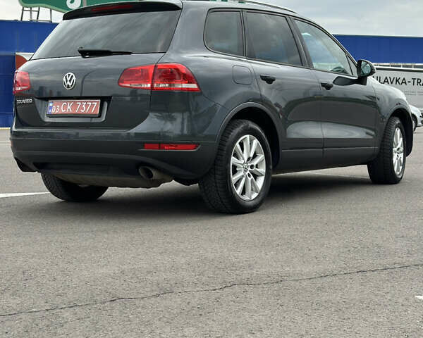 Серый Фольксваген Туарег, объемом двигателя 0 л и пробегом 211 тыс. км за 21450 $, фото 18 на Automoto.ua