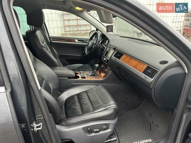 Серый Фольксваген Туарег, объемом двигателя 3 л и пробегом 222 тыс. км за 16500 $, фото 8 на Automoto.ua