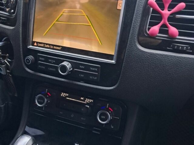 Серый Фольксваген Туарег, объемом двигателя 0 л и пробегом 268 тыс. км за 17500 $, фото 4 на Automoto.ua