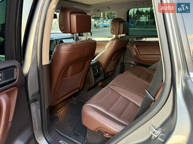 Сірий Фольксваген Туарег, об'ємом двигуна 2.97 л та пробігом 169 тис. км за 24900 $, фото 14 на Automoto.ua