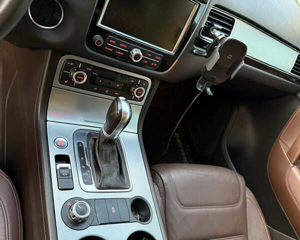 Сірий Фольксваген Туарег, об'ємом двигуна 2.97 л та пробігом 169 тис. км за 24900 $, фото 20 на Automoto.ua