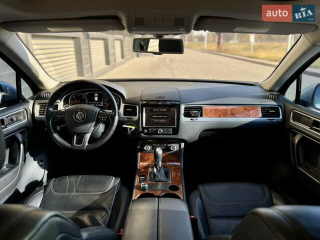 Серый Фольксваген Туарег, объемом двигателя 3 л и пробегом 222 тыс. км за 20800 $, фото 9 на Automoto.ua