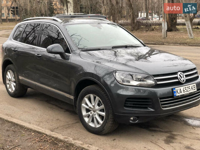 Серый Фольксваген Туарег, объемом двигателя 2.97 л и пробегом 265 тыс. км за 17000 $, фото 1 на Automoto.ua