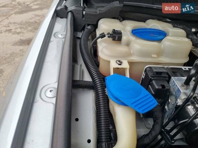 Фольксваген Туарег 2013 в Ровно на Automoto.ua Серый Фольксваген Туарег, объемом двигателя 3 л и пробегом 311 тыс. км за 20999 $, фото 17 на Automoto.ua