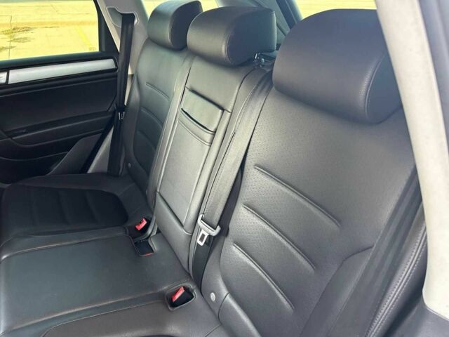 Серый Фольксваген Туарег, объемом двигателя 3 л и пробегом 93 тыс. км за 16800 $, фото 20 на Automoto.ua