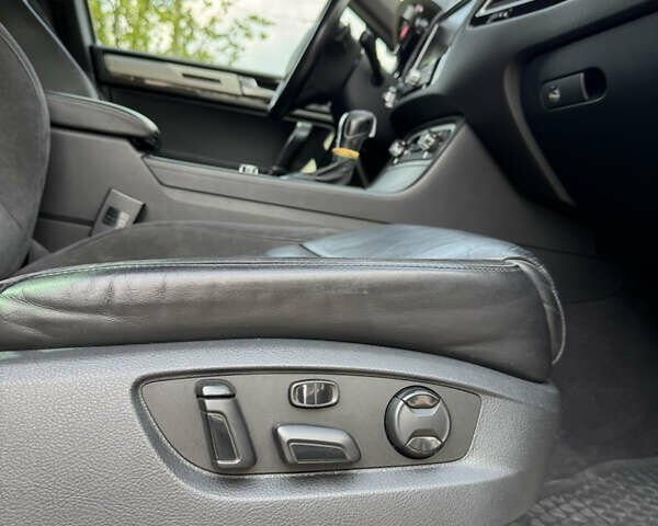 Сірий Фольксваген Туарег, об'ємом двигуна 2.97 л та пробігом 229 тис. км за 19800 $, фото 14 на Automoto.ua