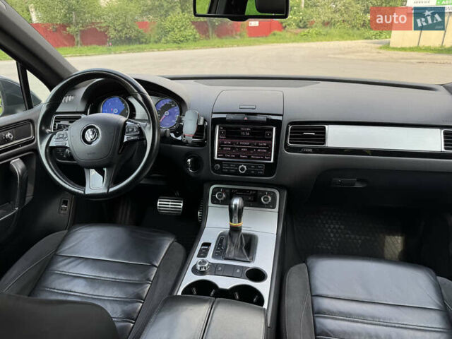 Сірий Фольксваген Туарег, об'ємом двигуна 2.97 л та пробігом 229 тис. км за 19800 $, фото 17 на Automoto.ua