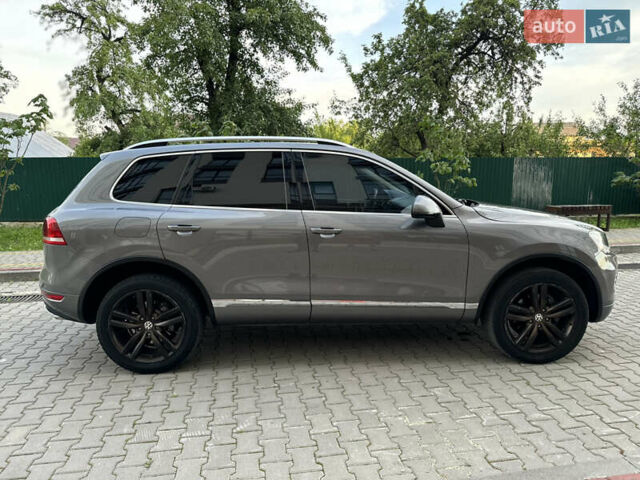 Серый Фольксваген Туарег, объемом двигателя 2.97 л и пробегом 261 тыс. км за 18000 $, фото 12 на Automoto.ua