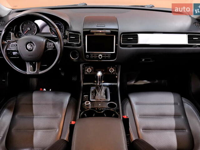 Серый Фольксваген Туарег, объемом двигателя 3 л и пробегом 219 тыс. км за 17900 $, фото 44 на Automoto.ua