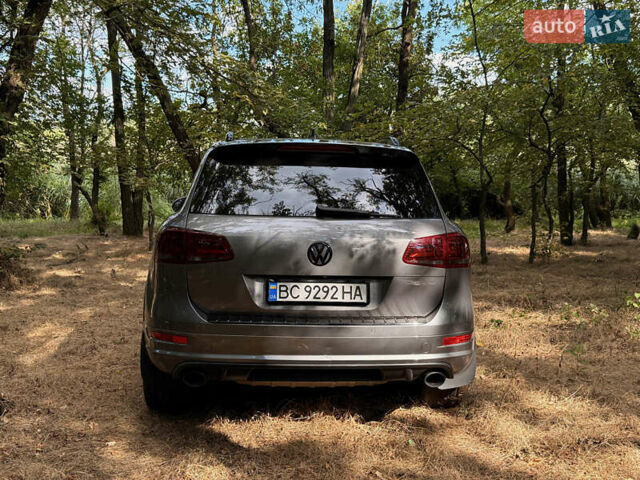 Серый Фольксваген Туарег, объемом двигателя 2.97 л и пробегом 224 тыс. км за 28086 $, фото 10 на Automoto.ua