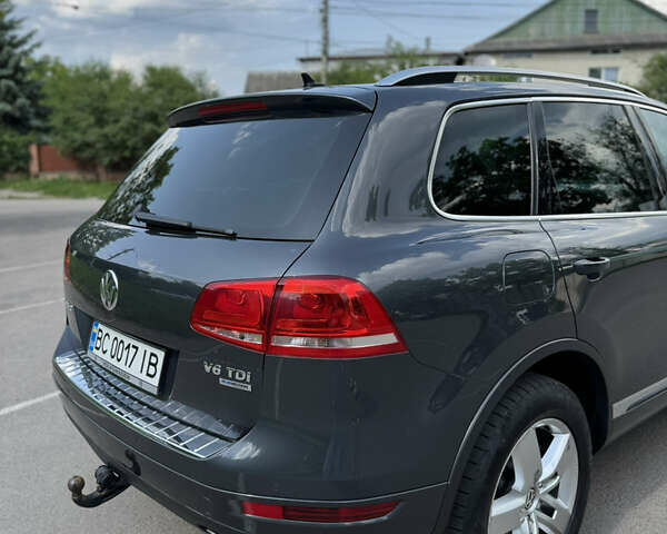 Сірий Фольксваген Туарег, об'ємом двигуна 2.97 л та пробігом 229 тис. км за 19800 $, фото 19 на Automoto.ua