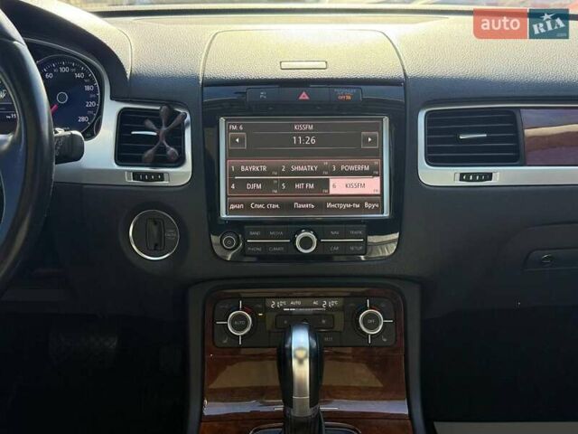 Фольксваген Туарег 2013 в Киеве на Automoto.ua Серый Фольксваген Туарег, объемом двигателя 2.97 л и пробегом 180 тыс. км за 19900 $, фото 14 на Automoto.ua