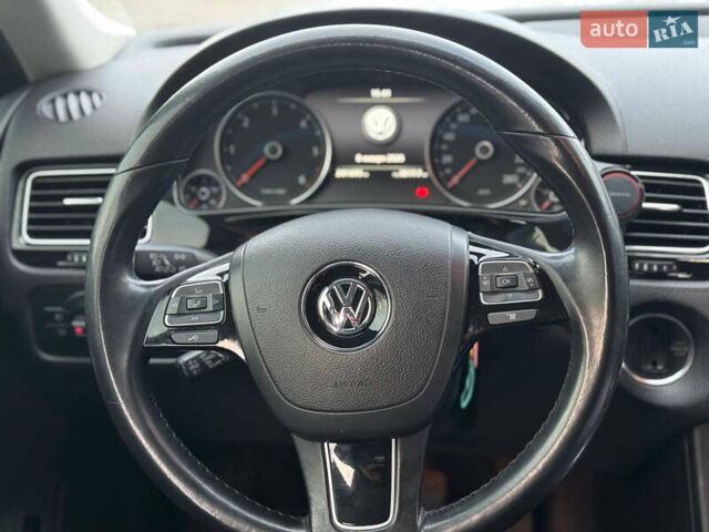 Сірий Фольксваген Туарег, об'ємом двигуна 3 л та пробігом 229 тис. км за 18100 $, фото 18 на Automoto.ua