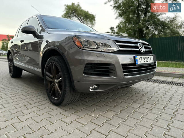Серый Фольксваген Туарег, объемом двигателя 2.97 л и пробегом 261 тыс. км за 18000 $, фото 16 на Automoto.ua