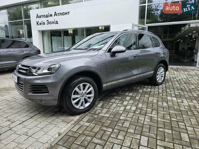 Сірий Фольксваген Туарег, об'ємом двигуна 2.97 л та пробігом 263 тис. км за 18790 $, фото 12 на Automoto.ua